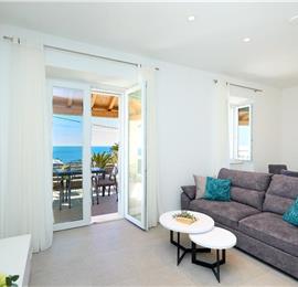 4 Bedroom Villa with Jacuzzi and Seaview in Orašac, Dubrovnik, Sleeps 9